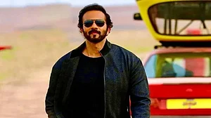 सिनेजीवन: 'पठान' की रिलीज से पहले YRF का बड़ा धमाका और शूटिंग के दौरान घायल हुए रोहित शेट्टी