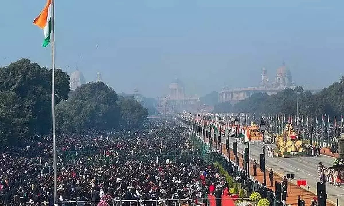 अयोध्या के दीपोत्सव से लेकर श्रीकृष्ण के विराट स्वरूप तक, अधिकांश राज्यों की झांकी में धार्मिक स्थलों को जगह, देखें तस्वीरें
