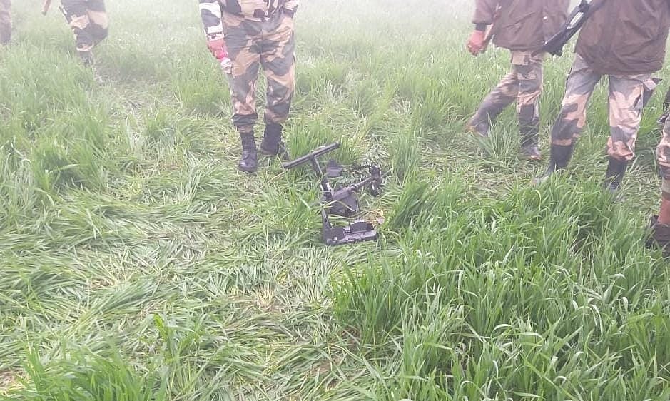 पाकिस्तानी ड्रोन ने फिर की घुसपैठ की कोशिश, BSF जवानों ने गोलीबारी कर खदेड़ा