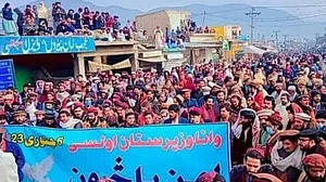 दुनिया: पाकिस्तान में आतंकवाद के खिलाफ जोरदार प्रदर्शन और यूक्रेन की जीडीपी में भारी गिरावट