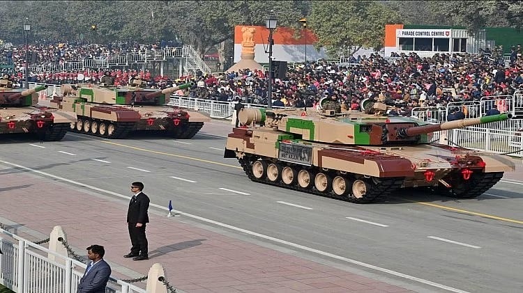 Republic Day 2023: गणतंत्र दिवस परेड में दिखी 'मेड इन इंडिया' हथियारों की झलक, भारतीय तोप से 21 तोपों की सलामी