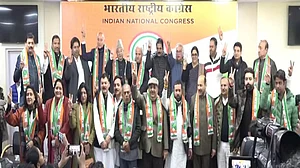भारत जोड़ो यात्रा के कश्मीर पहुंचने से पहले राज्य के पूर्व डिप्टी सीएम समेत 17 बड़े नेता कांग्रेस में लौटे