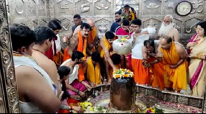 महाकाल के दर पर पहुंचे भारतीय क्रिकेटर, ऋषभ के लिए की कामना