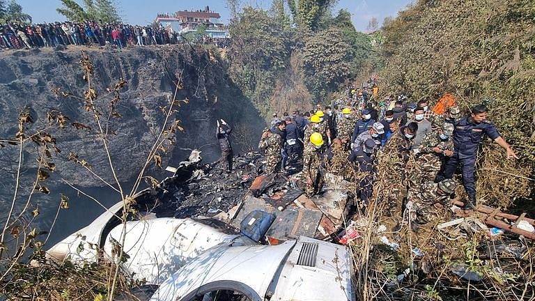 नेपाल विमान हादसे में चमत्कारिक रूप से बची पायलट की जान, आग लगने से पहले अलग हुआ कॉकपिट: रिपोर्ट