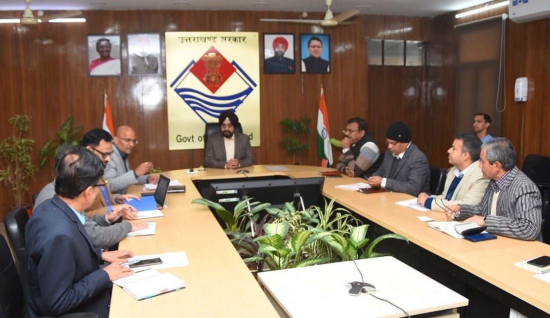 'जोशीमठ में हो रहे भू-धंसाव में एक-एक मिनट अहम, लोगों को अविलंब सुरक्षित स्थान पर शिफ्ट किया जाए'