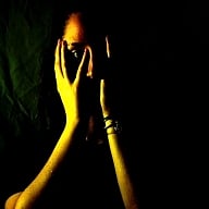 यूपी में दिल दहलाने वाली घटना, किशोरी से दुष्कर्म के बाद पिलाया गया जहर, पुलिस के हाथ खाली