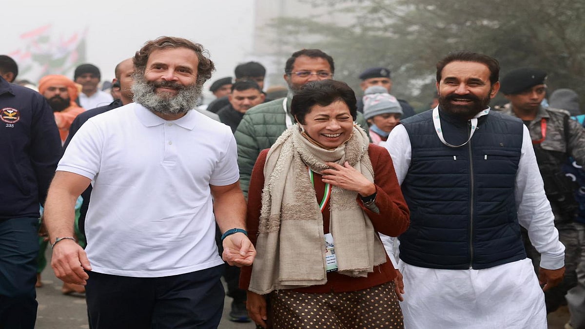भारत जोड़ो यात्रा: कड़ाके की सर्दी के बीच पदयात्रा को लेकर लोगों में जबरदस्त उत्साह, शर्ट निकालकर डांस करते आए नजर