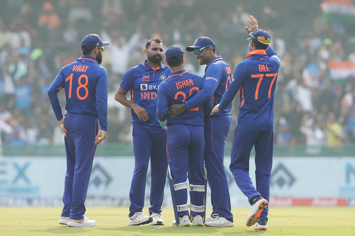 IND vs NZ: दूसरे वनडे में कीवियों पर टूटा भारतीय गेंदबाजों का कहर, पूरी न्यूजीलैंड टीम सिर्फ 108 रन पर हुई ढेर