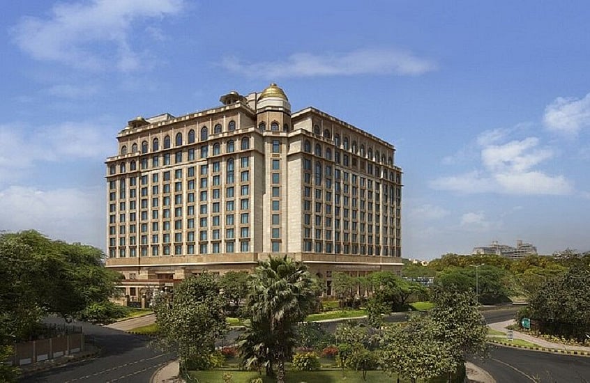 दिल्ली के आलीशान होटल से 23 लाख की ठगी करने वाला कर्नाटक से गिरफ्तार, UAE का अधिकारी बनकर लगाया था चूना