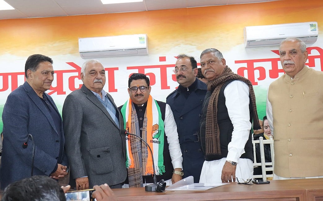 हरियाणा में BJP-JJP को झटका, बीजेपी किसान मोर्चा के प्रदेश उपाध्‍यक्ष समेत आधा दर्जन नेता कांग्रेस में शामिल