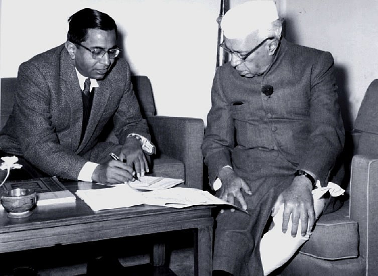विविधता को खतरा राष्ट्र पर खतरा, हिन्दी-हिन्दू एक संस्कृति जैसे भुलावे से सावधान होने की जरूरत