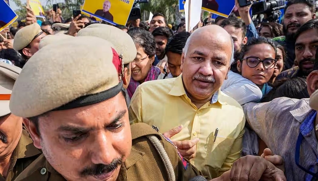 दिल्ली शराब नीति घोटाला: सुप्रीम कोर्ट पहुंचे डिप्टी सीएम मनीष सिसोदिया, CBI जांच और गिरफ्तारी को दी चुनौती 