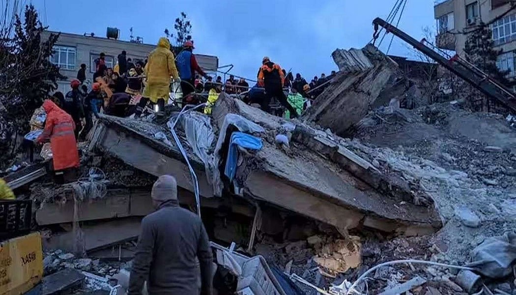 Earthquake in Turkey: भूकंप के तेज झटकों से फिर थर्राया तुर्की, 6.3 मापी गई तीव्रता, 3 की मौत, 200 से ज्यादा लोग घायल  