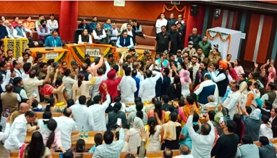 MCD में स्टैंडिंग कमेटी की बहुत बड़ी भूमिका, इसलिए AAP और BJP में वर्चस्व हासिल करने की मची है होड़