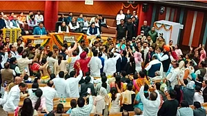 MCD में स्टैंडिंग कमेटी की बहुत बड़ी भूमिका, इसलिए AAP और BJP में वर्चस्व हासिल करने की मची है होड़