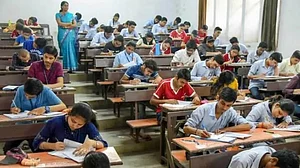 बिहार में कल से होगी 10वीं की परीक्षा, एग्जाम सेंटर पर धारा 144 रहेगी लागू, छात्रों को इन बातों का रखना होगा ध्यान