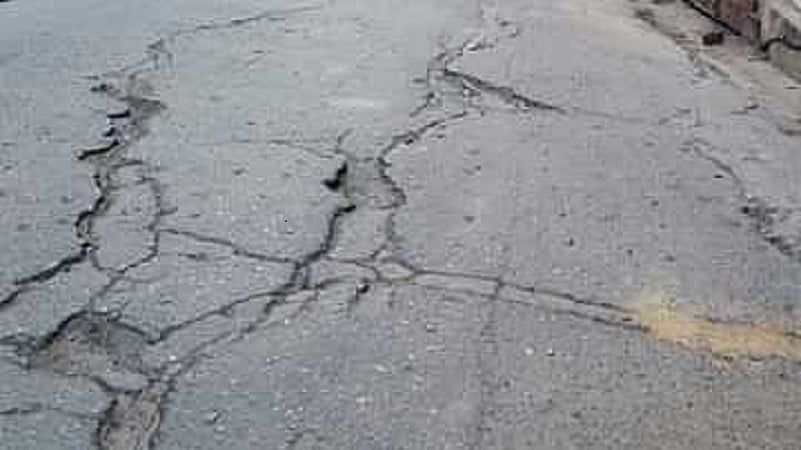 जोशीमठ की तरह अब मसूरी में भी भू-धंसाव, सड़कों पर आईं दरारें, विशेषज्ञों की टीम ने किया सर्वे