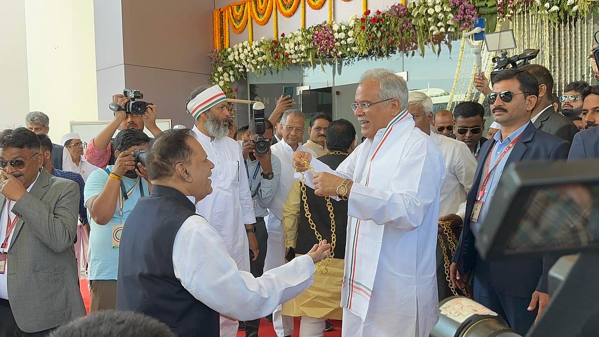 कांग्रेस महाधिवेशन: छत्तीसगढ़ के सीएम भूपेश बघेल ने कांग्रेस नेताओं का किया स्वागत, देखें तस्वीरें