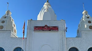 दुनिया: कनाडा में निशाने पर राम मंदिर और पाकिस्तान सरकार ने अपने लोगों को दिया महंगा का तोहफा!