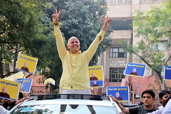 क्या है शराब घोटाला, जिसमें मनीष सिसोदिया को CBI ने किया गिरफ्तार
