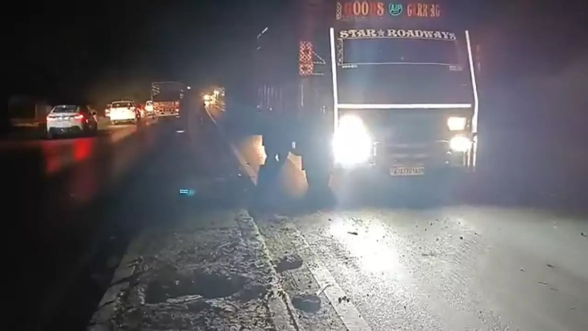 महाराष्ट्र: पुणे-नासिक हाईवे पर दर्दनाक हादसा, वैन ने 17 महिलाओं को कुचला, 5 की मौके पर मौत, 12 घायल