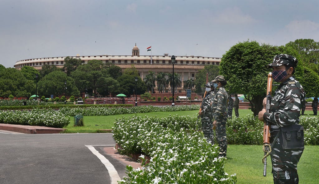 आकार पटेल का लेख: हर मोर्चे पर गिर रही है भारत की रैंकिंग, लेकिन 'न्यू इंडिया' में परवाह कौन करता है!