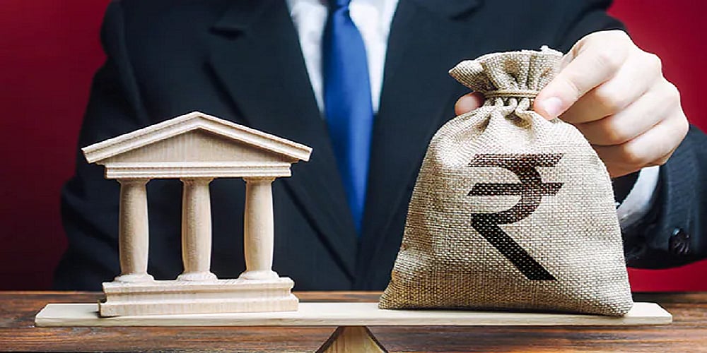 अर्थतंत्र: अडानी समूह में निवेश से LIC को 50 हजार करोड़ का नुकसान और इस बैंक ने बढ़ाई फिक्स्ड डिपॉजिट पर ब्याज दरें