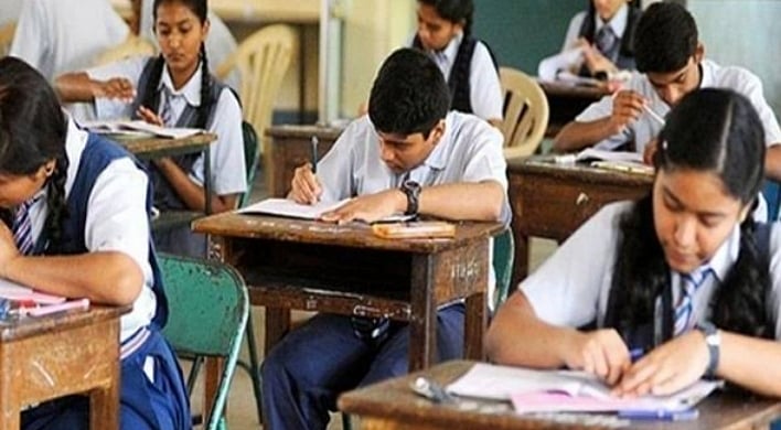 CBSE Board Exam : आज से शुरू हुईं सीबीएसई बोर्ड की परीक्षाएं, दुनिया के 26 देशों में परीक्षार्थी दे रहे परीक्षा