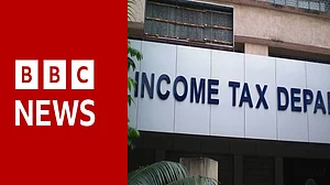BBC दफ्तरों पर अभी खत्म नहीं हुई है इनकम टैक्स विभाग की तलाशी, कल तक जारी रह सकती है कार्यवाही