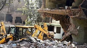 महरौली बुलडोजर कार्रवाई पर दिल्ली हाईकोर्ट में सुनवाई, 467 निवासियों के पहचान दस्तावेज जमा करने के निर्देश