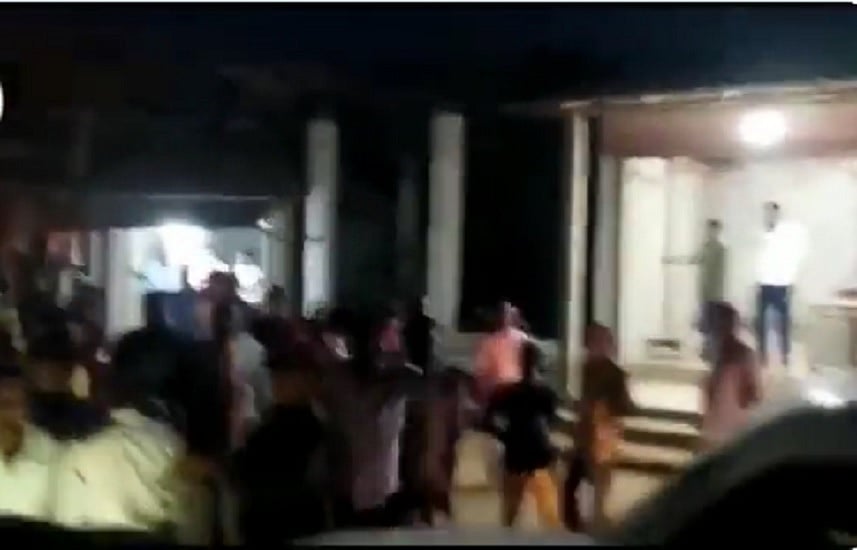 त्रिपुरा में कांग्रेस-लेफ्ट नेताओं पर BJP समर्थकों का हमला, पथराव में कई गाड़ियों के शीशे टूटे, पुलिस पर गंभीर आरोप