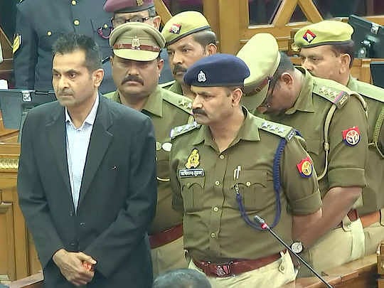 उत्तर प्रदेश विधानसभा में 58 साल बाद लगी अदालत, 6 पुलिसकर्मियों को एक दिन की सजा, जानें पूरा मामला