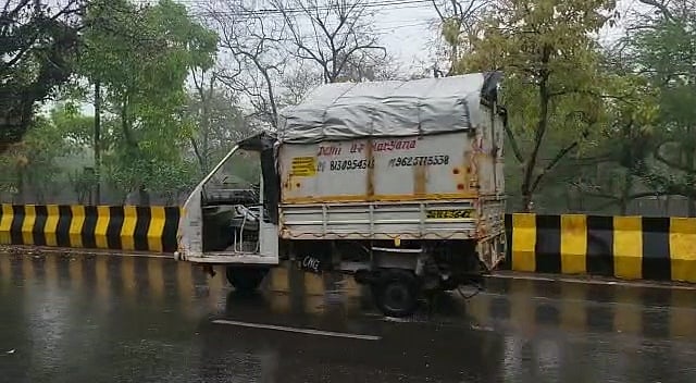 दिल्ली-NCR का मौसम हुआ सुहाना, बारिश के साथ कई जगहों पर हुई ओलावृष्टि, तापमान में आई गिरावट