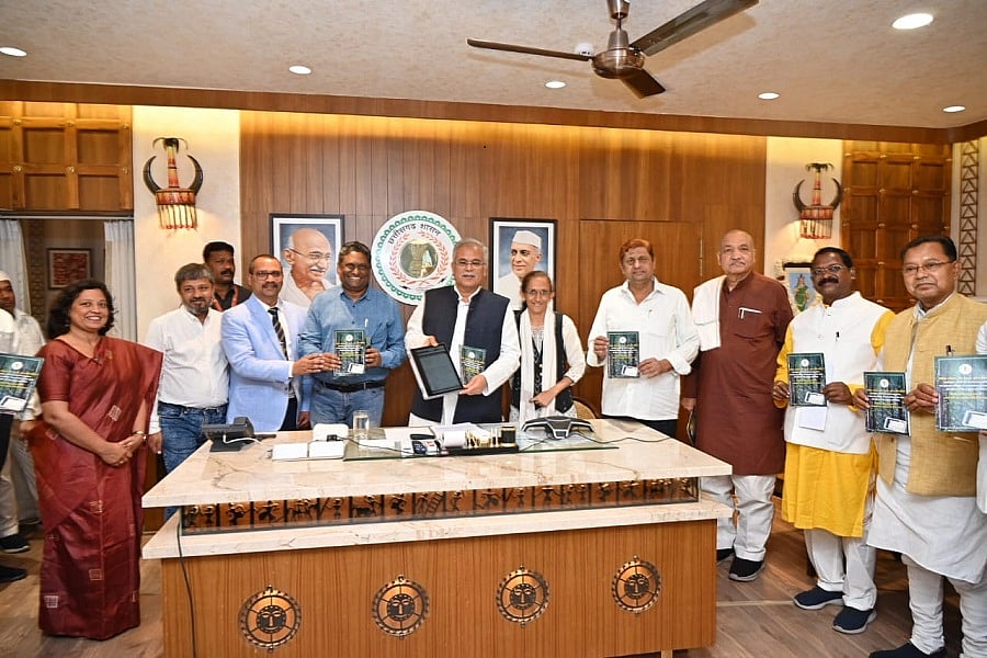 छत्तीसगढ़ में गोबर के बाद अब पेड़ बनेंगे आय का जरिया, भूपेश बघेल ने एक और जमीन से जुड़ी योजना शुरू की