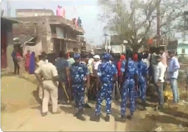 बिहार के सासाराम में रामनवमी के बाद हिंसक झड़प, पथराव, धारा 144 लागू, पुलिस ने किया फ्लैग मार्च