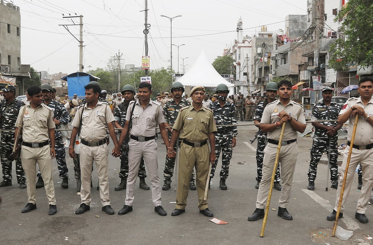 दिल्ली के जहांगीरपुरी में रोक के बावजूद निकाला गया रामनवमी का जुलूस, इलाके में भारी पुलिस बल तैनात