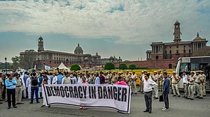 लोकतांत्रिक संकेतकों में रवांडा, नाइजीरिया और पाकिस्तान के बराबर पहुंच गया है 2014 के बाद का भारत