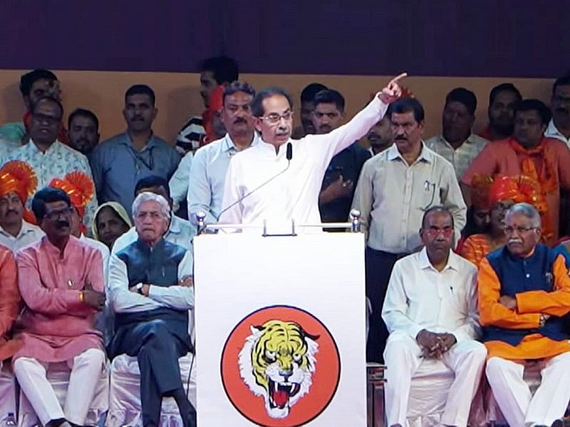 गोमूत्र छिड़कने से नहीं मिली आजादी, 2024 में उन्हें दफन करें, जिनका स्वतंत्रता संग्राम से नाता नहीं: उद्धव ठाकरे