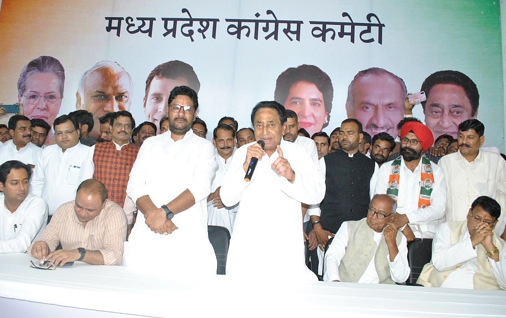 मध्य प्रदेश में सिंधिया के गढ़ में BJP को झटका, ग्वालियर-चंबल इलाके के प्रभावशाली नेता कांग्रेस में हुए शामिल