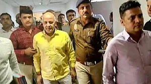 आबकारी नीति घोटाले में अब 3 अप्रैल तक जेल में रहेंगे सिसोदिया, CBI के केस में कोर्ट ने न्यायिक हिरासत बढ़ाई