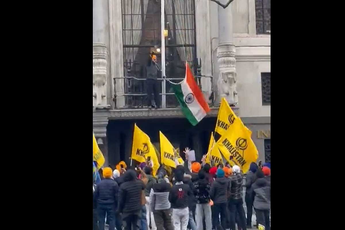 खालिस्तान समर्थकों ने लंदन में भारतीय उच्चायोग से तिरंगा उतारने की कोशिश, भारत ने ब्रिटेन के राजदूत को किया तलब