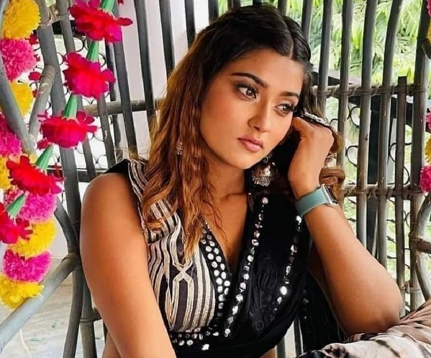 सारनाथ के होटल में लटकी मिली भोजपुरी स्टार आकांक्षा दुबे की लाश, पुलिस ने आत्महत्या की आशंका जताई, जांच जारी