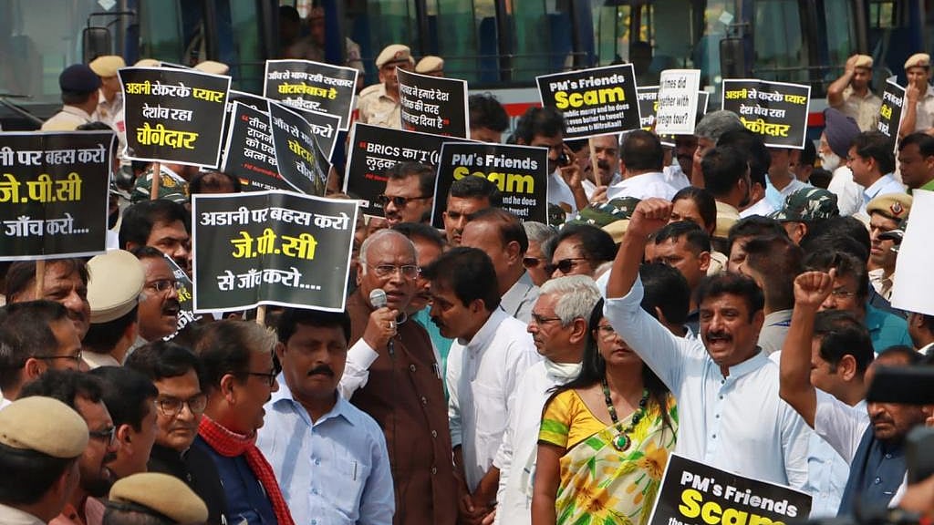 अडानी मुद्दे पर 18 विपक्षी दलों के संसद से ED दफ्तर तक मार्च को पुलिस ने रोका