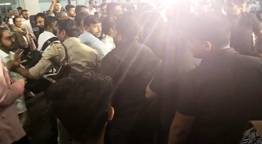 ग्रेटर नोएडा में वर्ल्ड स्टार्टअप मेगा कन्वेंशन में जमकर हंगामा, आयोजक और युवा उद्यमियों के बीच जमकर झड़प