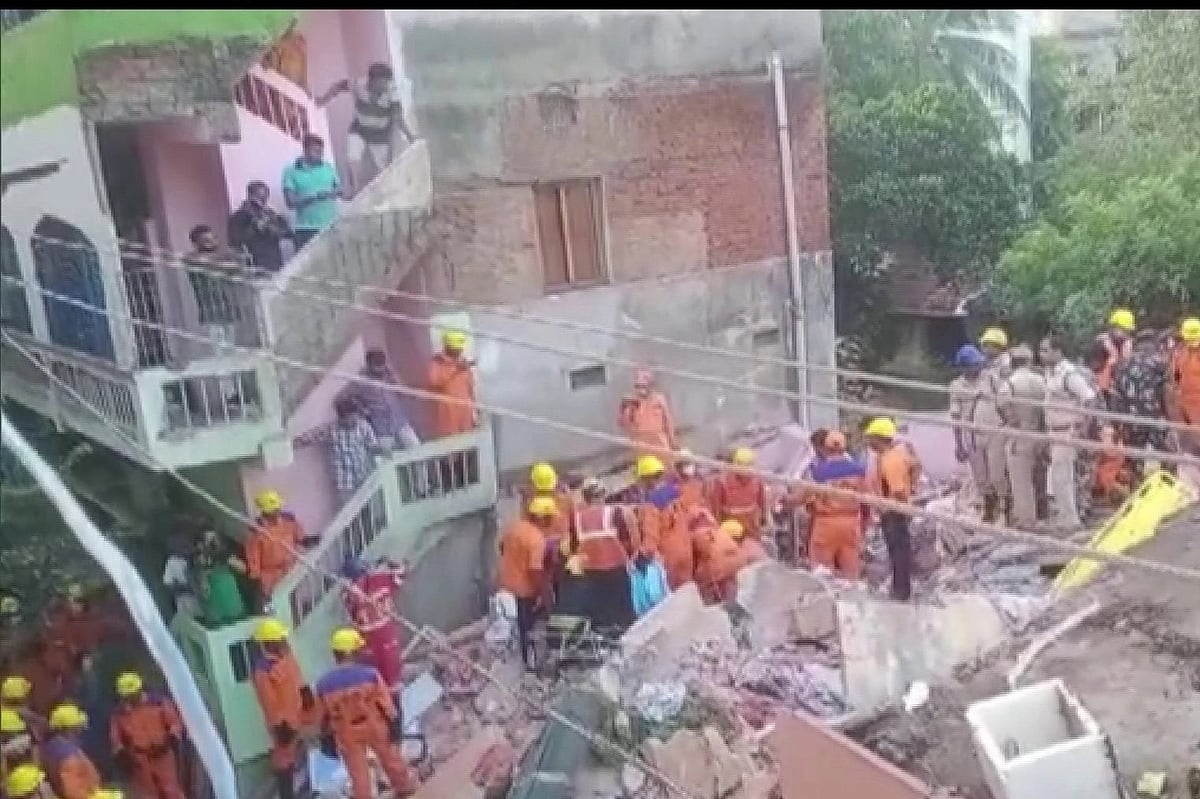 विशाखापत्तनम के रामजोगी पेटा में तीन मंजिला इमारत गिरी, तीन लोगों की मौत, कई घायल, राहत और बचाव अभियान जारी 