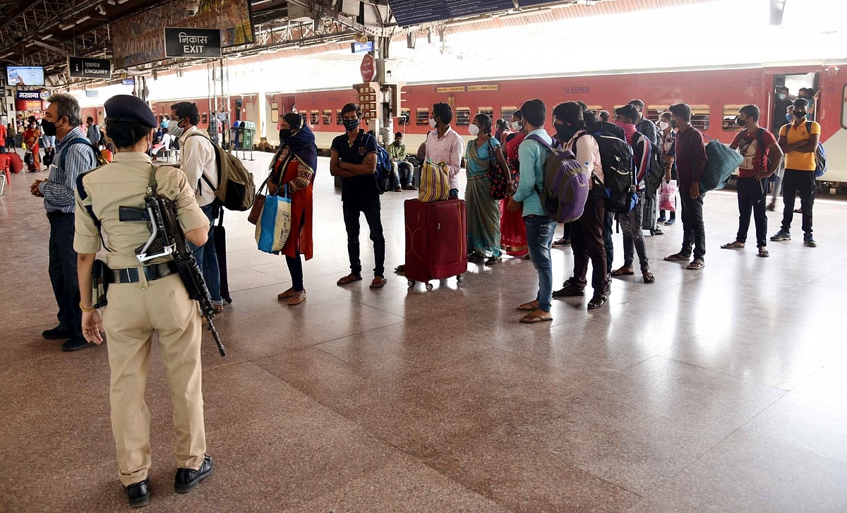 शर्मनाक! पटना जंक्शन पर अचानक चलने लगी पॉर्न वीडियो, मचा हड़कंप, RPF ने दर्ज किया केस