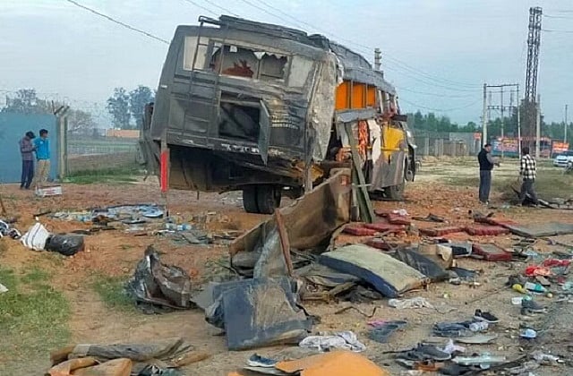 हरियाणा में दर्दनाक हादसा, लोहे की सरियों से लदी ट्रॉली बस से टकराई, 8 लोगों की मौत, 20 से ज्यादा घायल