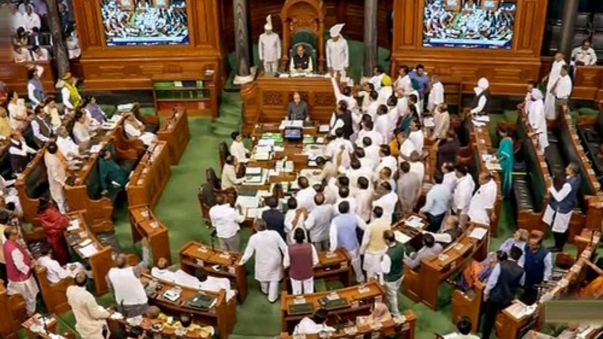 संसद में संग्राम! आरोप-प्रत्यारोप और हंगामे के बीच सदन की कार्यवाही कल तक के लिए स्थगित, इस मांग पर अड़ा विपक्ष
