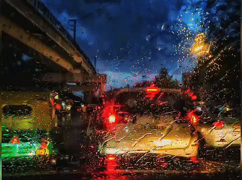 दिल्ली-एनसीआर में गरज के साथ बारिश से मिली लोगों को भीषण गर्मी से राहत, राजधानी के कई हिस्सों में गिरे ओले
