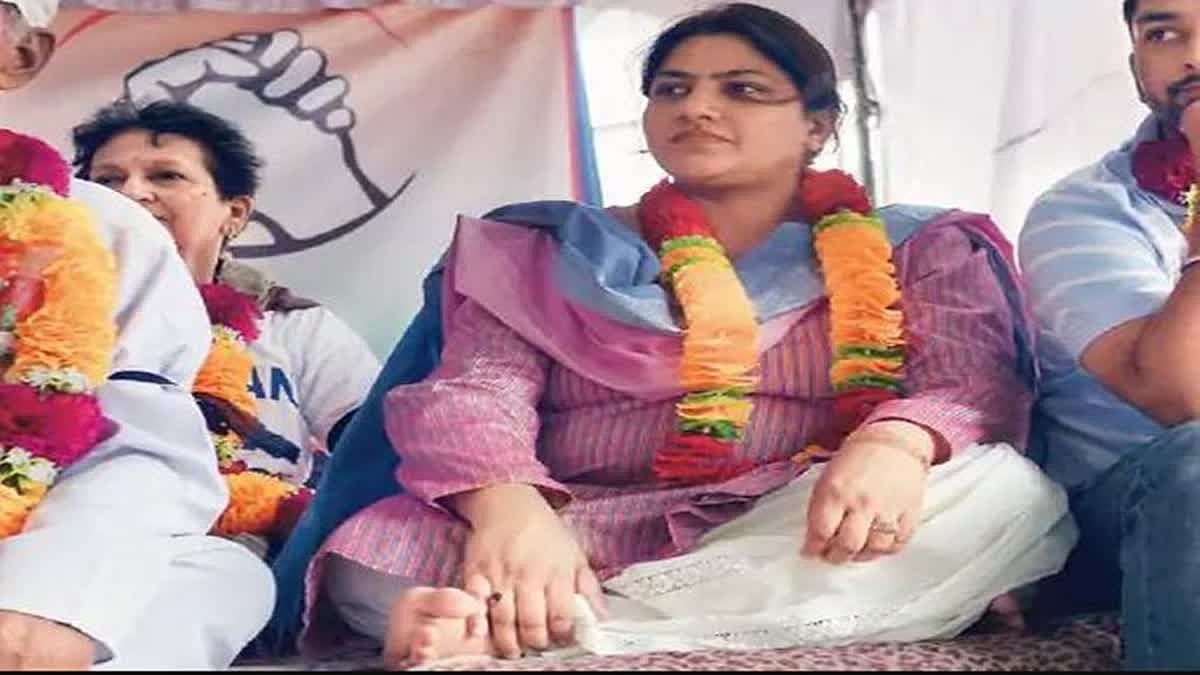 UP: गाजियाबाद में BJP की अंदरूनी कलह खुलकर आई सामने, मंत्री की बेटी ने विधायक प्रतिनिधि पर कराई FIR, लगाए गंभीर आरोप